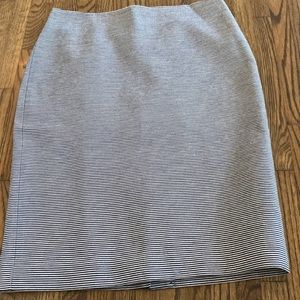 Talbots Size 4, Stripped Skirt, Navy / Cream
